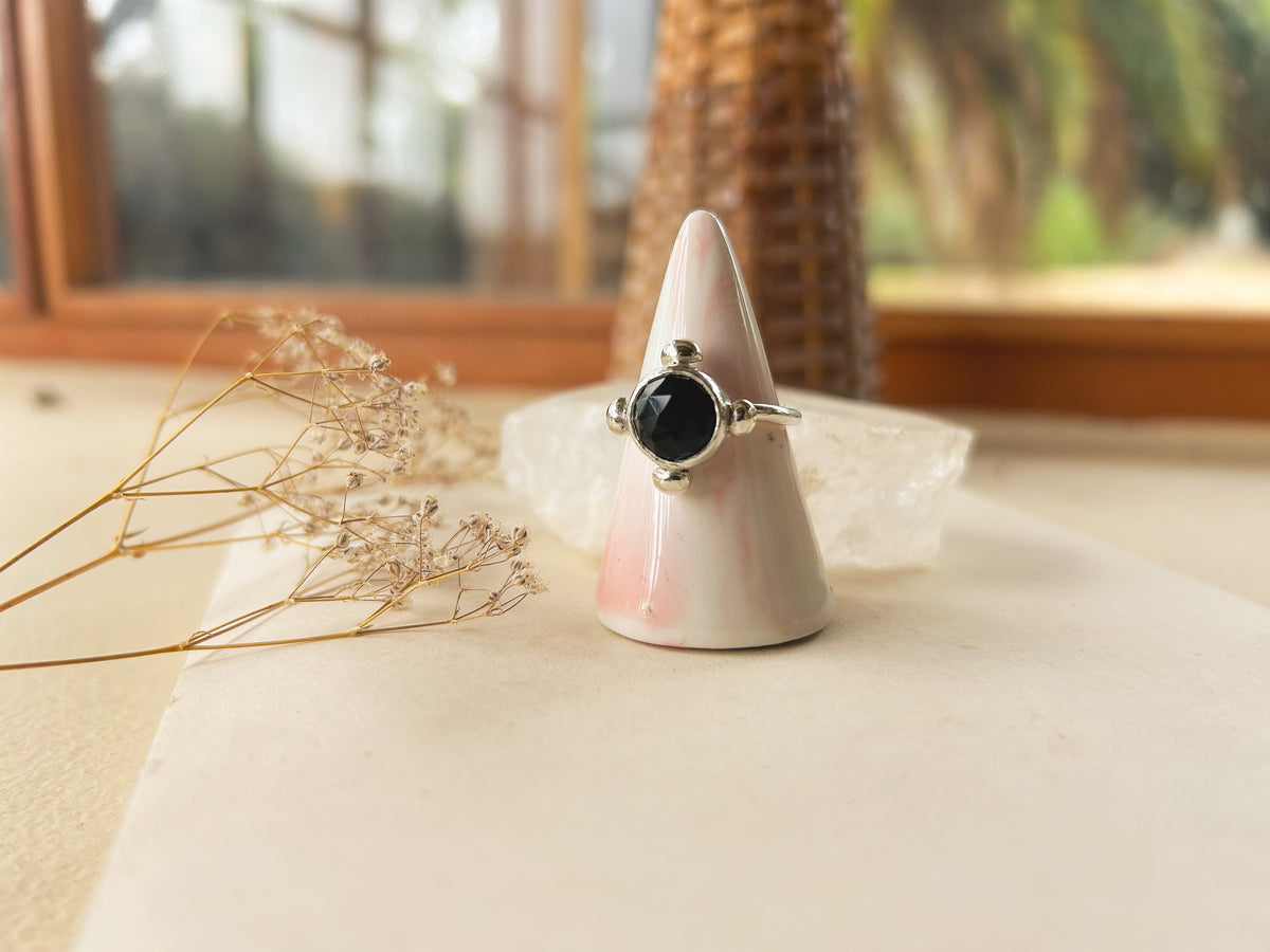 Anillo Bolitas circón