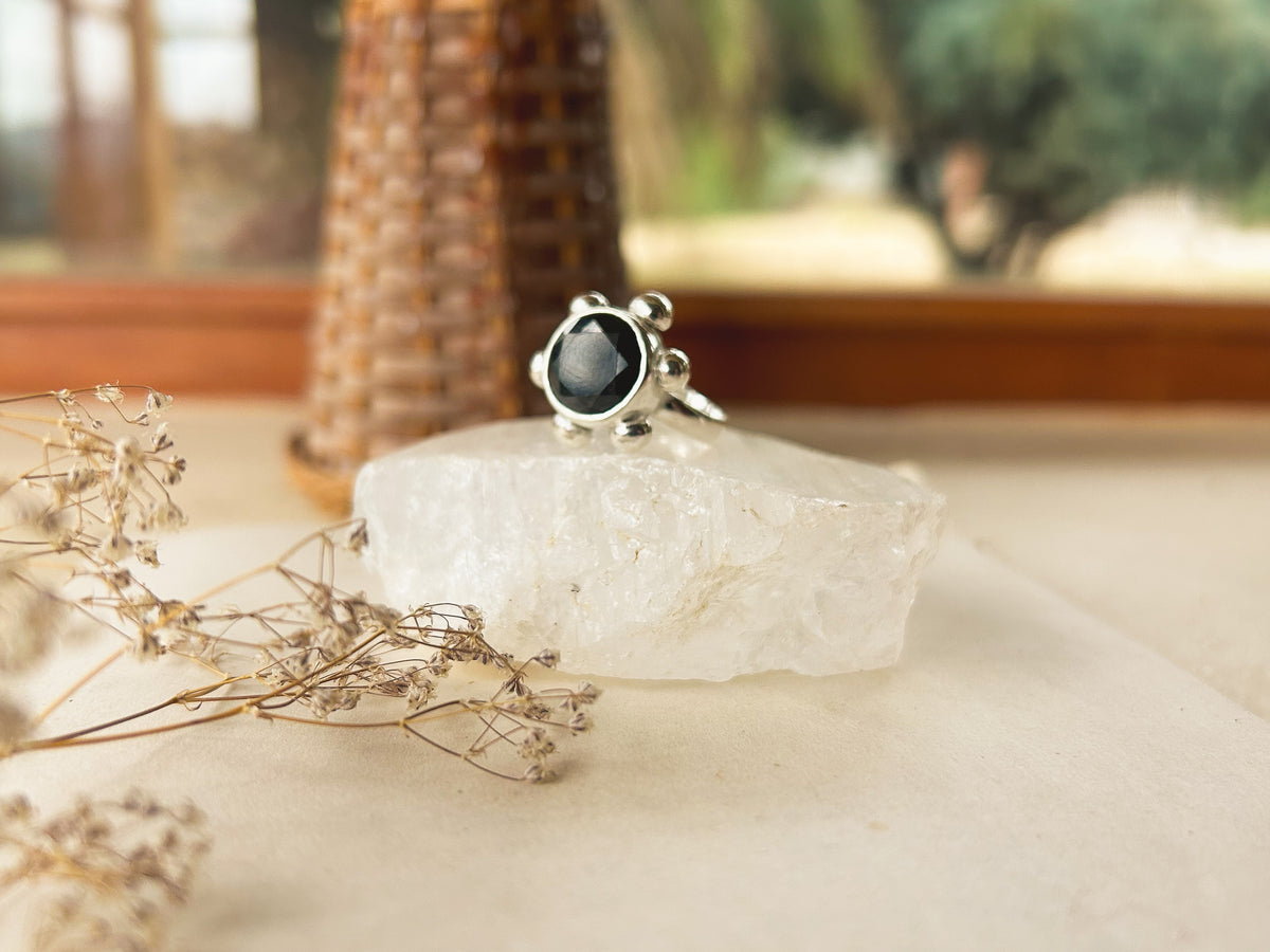 Anillo Asteria