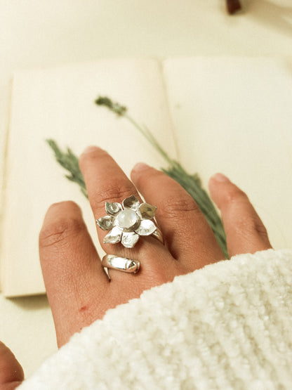 Anillo Flor Lunar