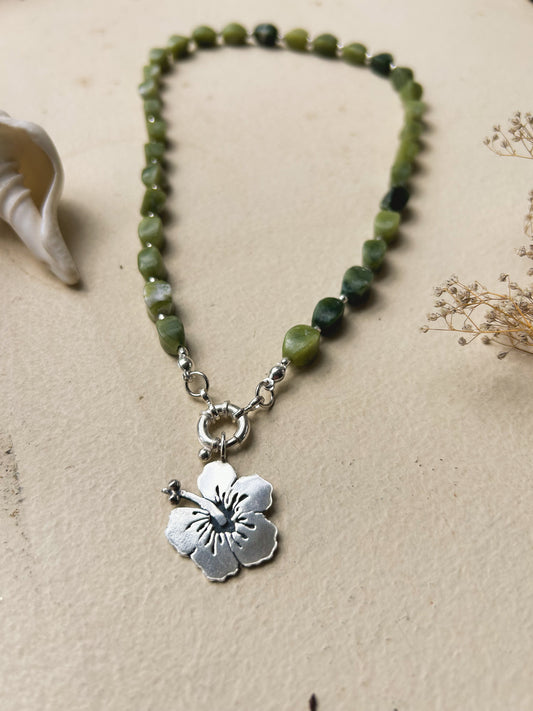 Collar Jade hibisco
