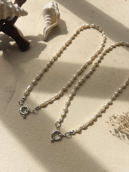 Collar Choker Perlas hibisco
